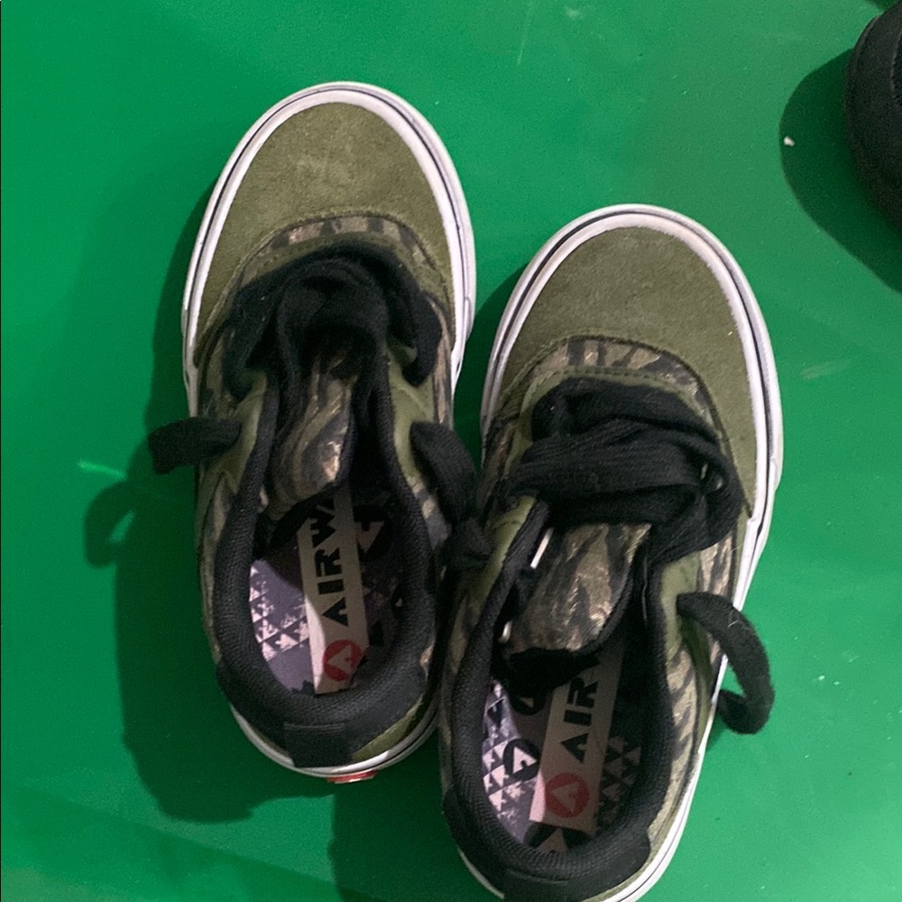 Airwalk Green and Black Sneakers Casual Skate Style